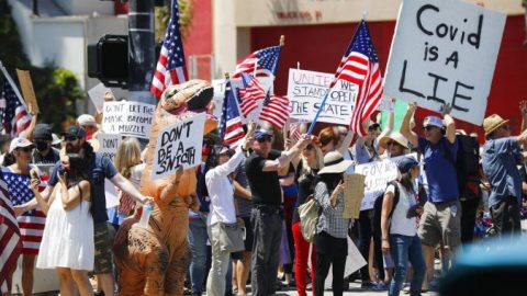 San Diego residents demand reopening of U.S. economy