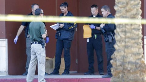 At least 3 people wounded in shooting at Ariz. mall