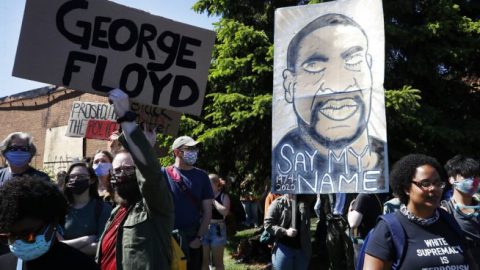 Lawmakers calling for peace after days of protests