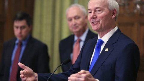 Ark. governor calls states’ mandatory quarantine ‘understandable’