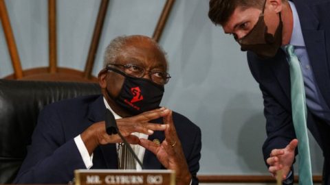 Rep. Clyburn threatens to stop in-person meetings unless lawmakers wear face coverings