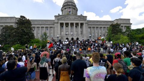 Louisville City Council launches probe into mayor’s handling of Breonna Taylor’s death