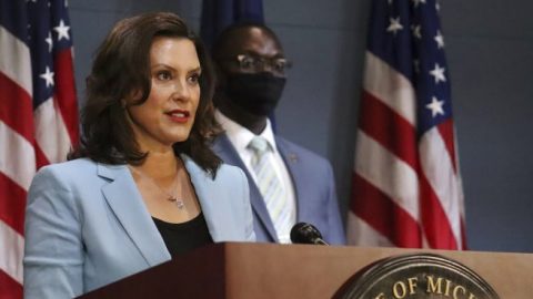 Mich. Gov. Whitmer signs order requiring residents to wear face masks