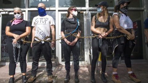 Anti-eviction protesters block entrance to New Orleans City Court